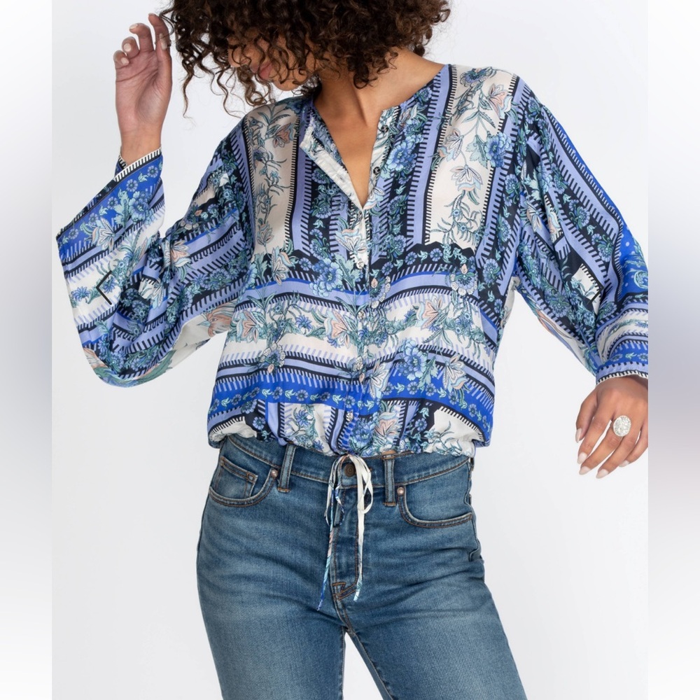 Johnny Wash REVIVE JACKY TOP
Size M (BNWOT)